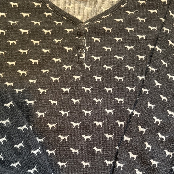 Victoria's Secret PINK Black and Gray Dog Print Top - Picture 4 of 5